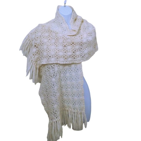 Vintage 60s Shawl Wrap Scarf 63x17 Loose Knit Textured Floral Fringe Glam Cream - Picture 1 of 12